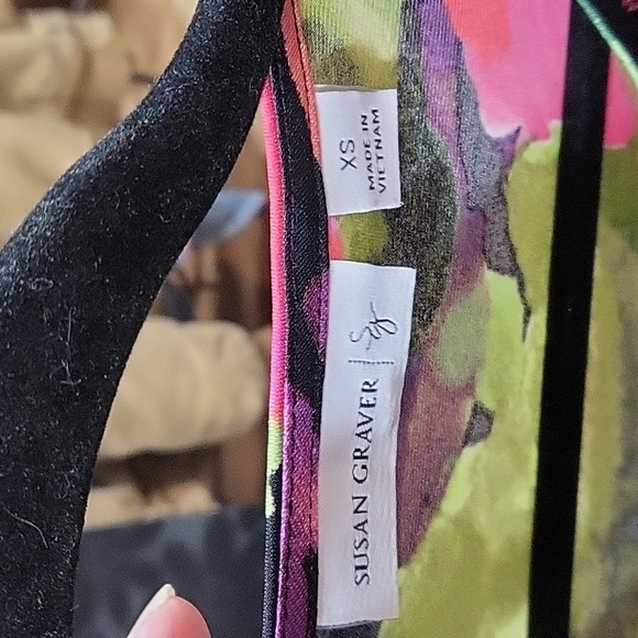 Susan Graver Printed Liquid Knit V-neck 3/4 Sleeve Size XSmall - Picture 5 of 6